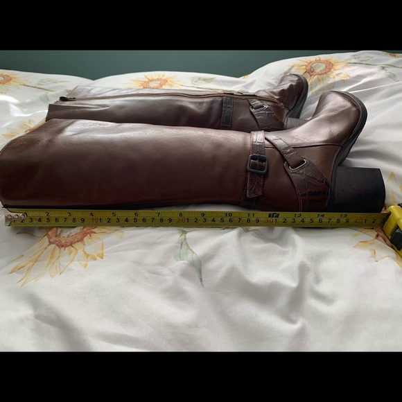 NWT Boots - Picture 6 of 7